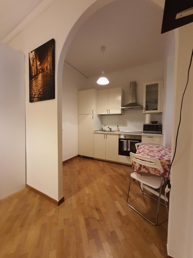 Casa Vacanza Colosseo Whole Holiday Home Apartment Da Pamino & Priscilla Рим Екстериор снимка