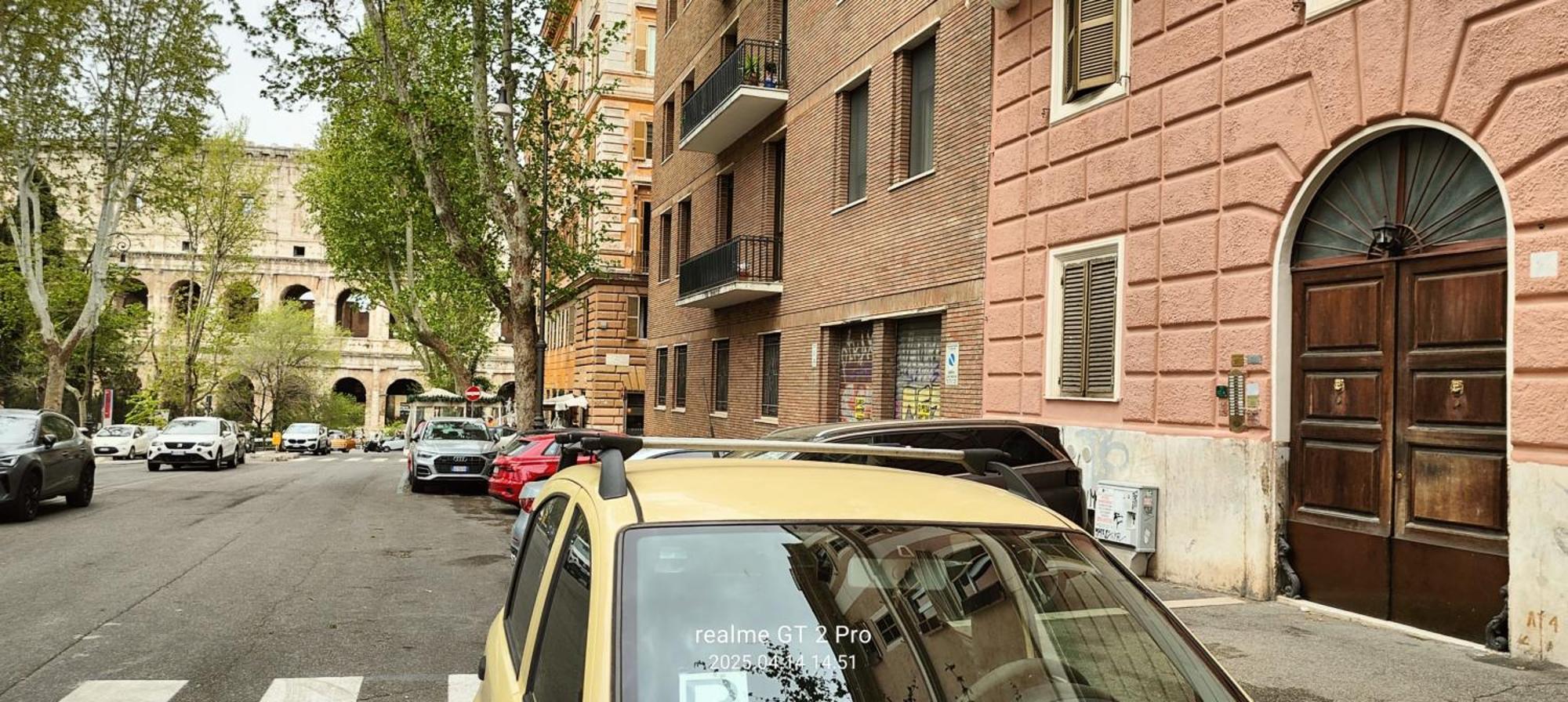 Casa Vacanza Colosseo Whole Holiday Home Apartment Da Pamino & Priscilla Рим Екстериор снимка
